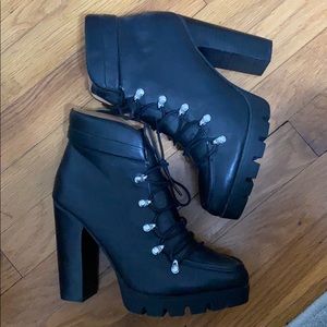 Report Signature heeled Poe Boot- nwot